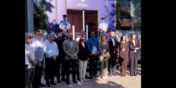 Hoxhaj: “PDK nuk zbrapset – liroje zyrën o deputet uzurpator!”