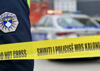 Goditje, përplasje të kokës për tokë e përpjekje për të fsheh gjurmët, kërkohet paraburgim për 81 vjeçarin që vrau gruan në Prizren
