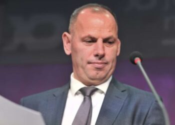 Lladrovci për Halil Thaçin e Prebrezen: Me qejf a pa qejf kanë me u ulë me neve për u marrë vesh për çështjen e pastrimit