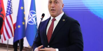 Haradinaj nderon dëshmorët e gushtit 1998: “Lavdi e përjetshme jetës dhe veprës së tyre”.