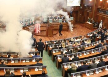 Hedhja e gazit lotsjellës në Kuvend, ndryshon aktakuza ndaj Xhelal Sveçlës – ja për çfarë akuzohet tani