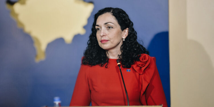 Kërcënoi Vjosa Osmanin me “vdekje” e “plumb”, raportohet se është arrestuar.