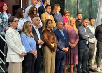 “Aksioni para Qeverisë merr hov: PDK-së dhe Aleancës u bashkohen edhe studentët e UP-së”.