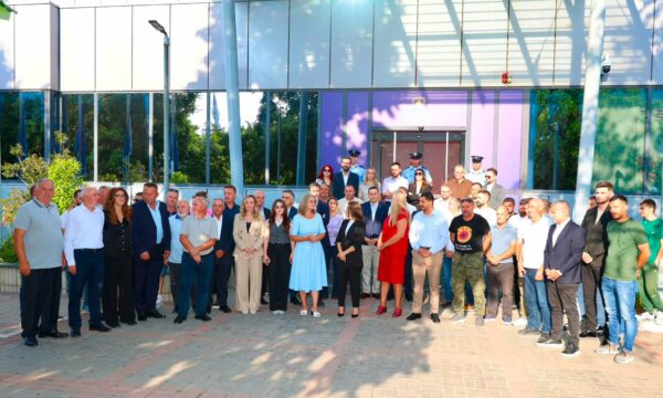 “Nuk kemi gjak për të shkelur”: PDK dhe Aleanca i bëjnë thirrje Kurtit të zhbllokojë institucionet