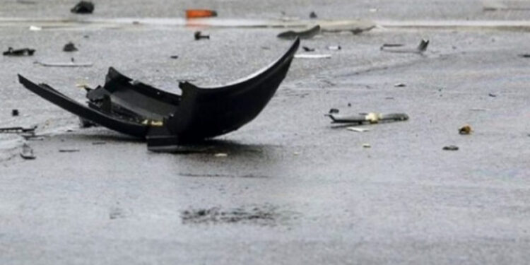 Përplasje në Gllarevë të Klinës, dy vetura dhe një kamion përfshihen në aksident
