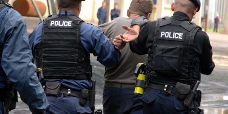 I dënuar me 4 vjet burgim, arrestohet 43-vjeçari në Prishtinë.