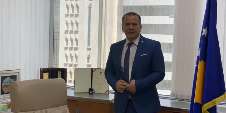 Arifi kritikon marrëveshjen e thëngjillit me Maqedoninë e Veriut: “Qe qysh funksionon ekonomia e Kurtit”.