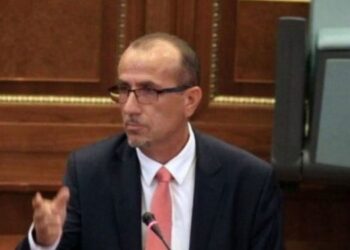Ish-deputeti i PDK-së: VV ka uzurpuar pozitat shtetërore, nëse s’vepron Prokuroria duhet të reagojnë qytetarët.