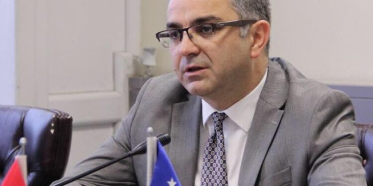 Besnik Tahiri: LVV i ka votat për kryetarin e Kuvendit, nuk kërkojmë hise në Qeveri.