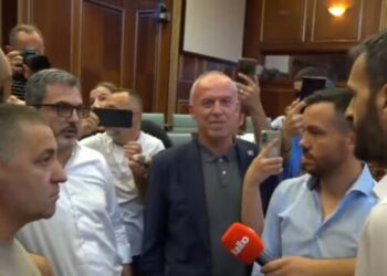 “Rrenc je, shefin e ki rrenc”, Rrahmani përplaset me Golën – Gola: “Ik atje”