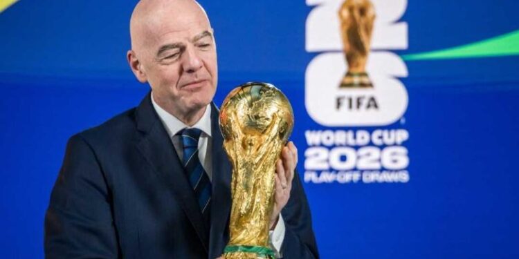 FIFA tërhiqet nga plani për “shitjen” e të drejtave të Kupës së Botës, pas kundërshtimeve të forta