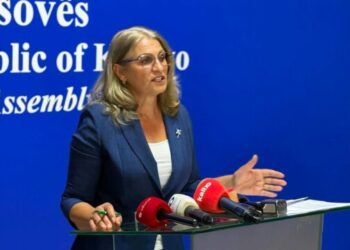 Haxhiu kritikon Qeverinë për vonesën e subvencionimit të teksteve shkollore: “Ku mbeti premtimi?”