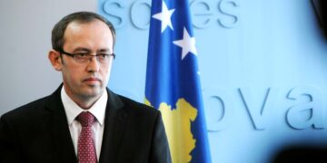 Hoti shpërthen për marrëveshjen e thëngjillit: “Eksportojnë thëngjill, importojnë energji të prodhuar prej tij”.