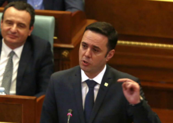 Kurti godet LDK-në: “Nuk po mbajmë zgjedhje fare, po takohemi si liderë fisesh”.