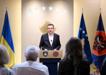 Kurti feston pavarësinë e Ukrainës pas deklaratave të Zelenskyt në Beograd: Ndihma jonë s’ka qenë kurrë transaksion