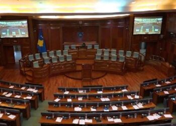 Kuvendi gati për seancën konstituive, deputetët nisin të hyjnë në sallë