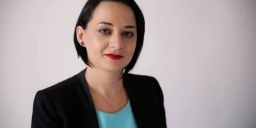 Fitore Pacolli nuk konfirmon kandidaturën e Albulena Haxhiut për kryetare të Kuvendit