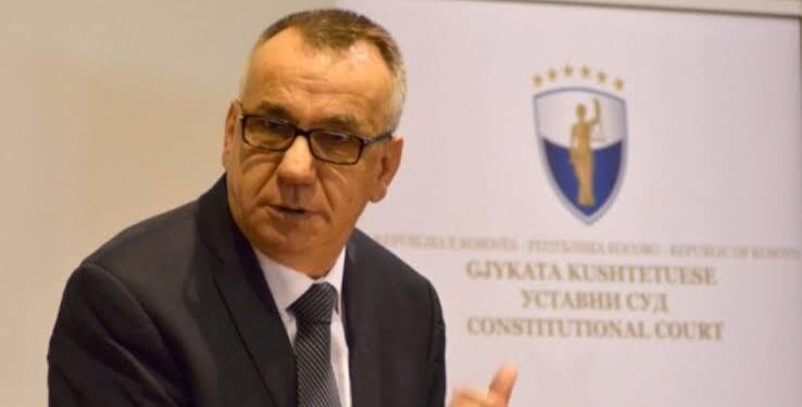 Hasani: Moskonstituimi i Kuvendit nuk çon automatikisht në zgjedhje, pasojat juridike janë më të rënda.