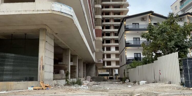 Vdekja e punëtorit në Veternik: Një person ndalohet për 48 orë, intervistohen dëshmitarët