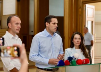 PDK kërkon vazhdimin e seancës, Gruda: “Kurti e ka shkelur Kushtetutën, Kuvendi duhet të konstituohet”.