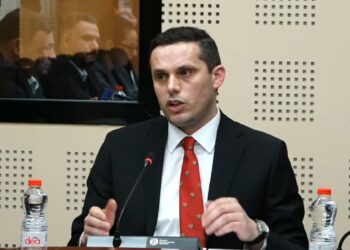 “Haradinaj është hero i gjallë”, Gruda dënon thirrjen për pushkatim.