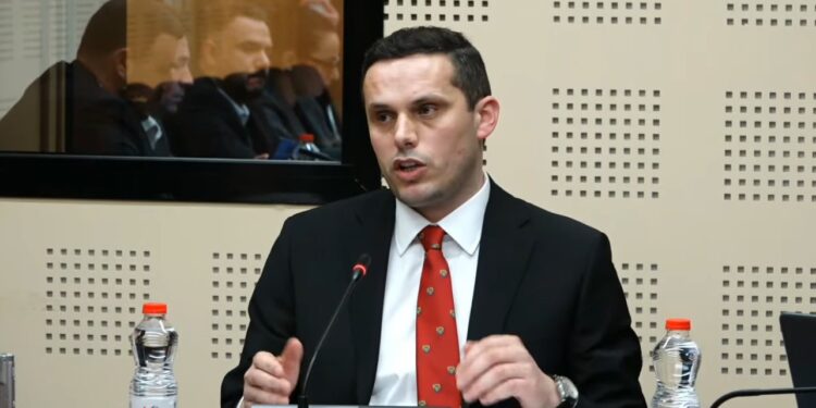 “Haradinaj është hero i gjallë”, Gruda dënon thirrjen për pushkatim.