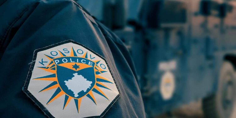 Flamujt në kishën ortodokse në Lipjan, Policia identifikon dy persona dhe njofton prokurorët.