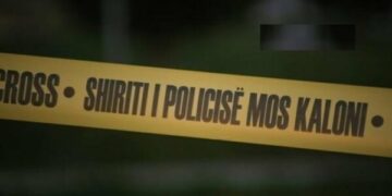 Tronditëse në Mitrovicë: 55-vjeçari gjendet i vdekur në dyqanin e tij.