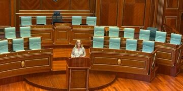 “Afrim Bunjakut i shkuan në varrim, ndërsa vagonat po i ndreqin në Serbi” – deputetja e Aleancës me akuza