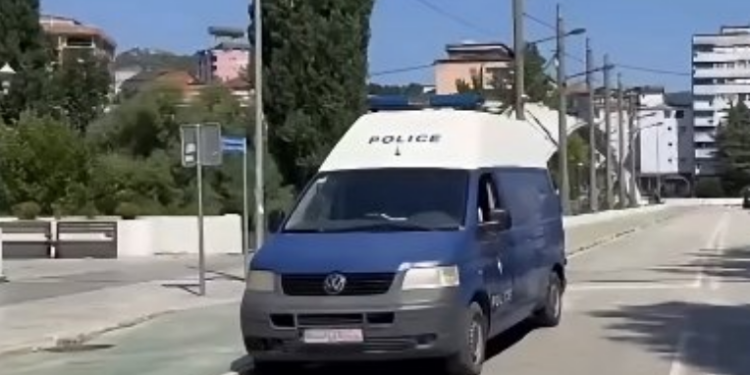 KFOR nis integrimin gradual të Policisë së Kosovës në sigurinë e Manastirit të Deçanit dhe zvogëlon praninë e përhershme në Urën e Ibrit