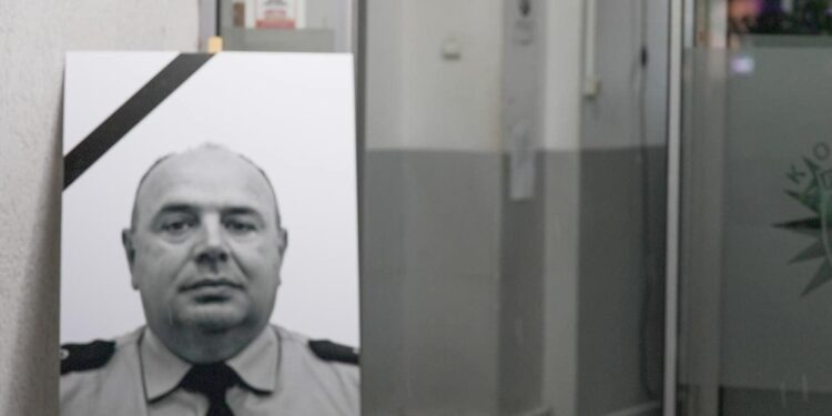 Sot vendoset gurthemeli i obeliskut për heroin e Kosovës, Afrim Bunjaku