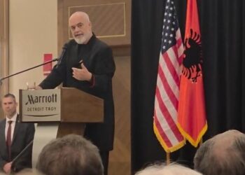 Rama me diasporën në Michigan: “Shqipëria nuk është më vend mbijetese, por vend shprese”