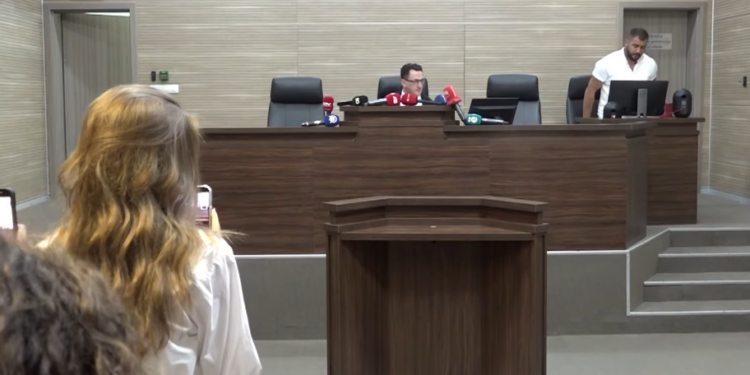Xhelal Sveçla dënohet me një vit burgim me kusht për gazin lotsjellës në Kuvend