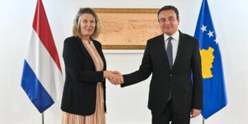 Kurti falënderon ambasadoren holandeze Karin Boven: Diskutuam për mbrojtjen, drejtësinë, energjinë dhe bujqësinë