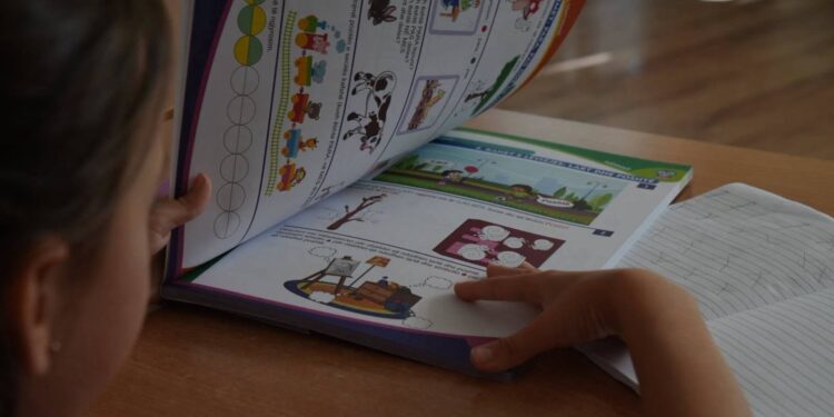 Kurti: Mbi 37 mijë libra shqip për nxënësit shqiptarë në Luginën e Preshevës