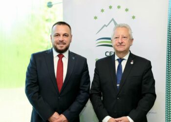 Maqedonci takohet me ministrin çek të Mbrojtjes: Diskutuam zgjerimin e bashkëpunimit