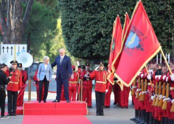 Von der Leyen në Tiranë: Shqipëria ka bërë progres, por reformat duhet edhe të zbatohen