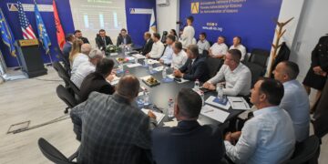 Kurti: Rreth 5,700 biznese më shumë dhe mbi 17 mijë punëtorë të deklaruar më shumë se vitin e kaluar