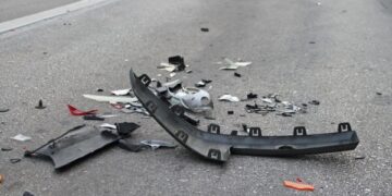 Pamje nga aksidenti fatal në Istog – një i vdekur dhe dy të lënduar.
