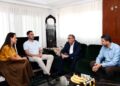 Hamza viziton familjet Thaçi, Veseli e Krasniqi: “Nuk janë dhe nuk do të jenë kurrë vetëm”