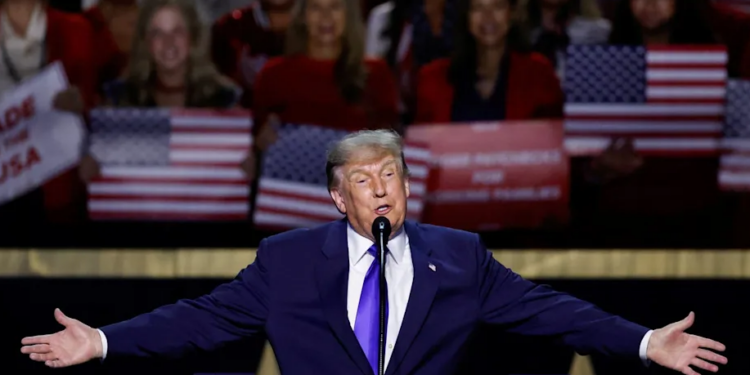 Trump premton 5 mijë dollarë për çdo të rritur amerikan nëse republikanët fitojnë zgjedhjet e mesmandatit