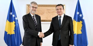 Kurti takohet me zëvendëspresidentin e Bankës Evropiane të Investimeve, diskutojnë investimet në Kosovë