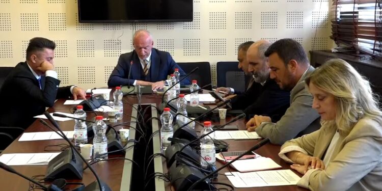 Nesër në 08:00 shqyrtohet Ligji për Specialen, pritet seancë e jashtëzakonshme e Kuvendit