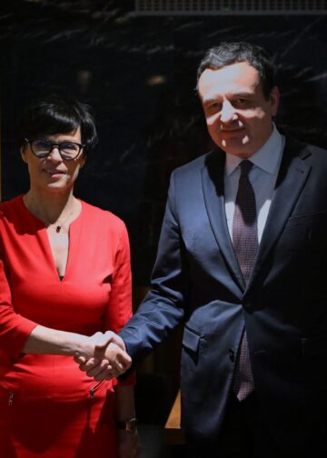 Kurti takohet me komisioneren Marta Kos: Kosova kërkon statusin e vendit kandidat në BE