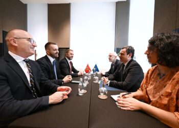 Kurti takon ministrin malazez Marash Dukaj: Fokus te reforma e administratës dhe digjitalizimi