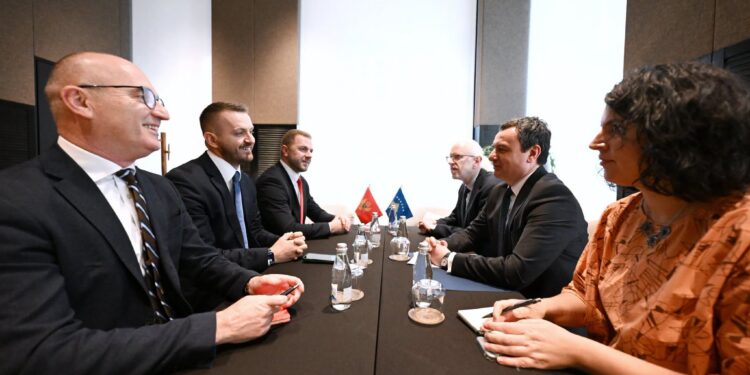 Kurti takon ministrin malazez Marash Dukaj: Fokus te reforma e administratës dhe digjitalizimi