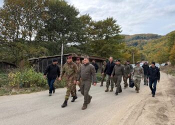 Drejtuesit e Policisë dhe KFOR-it vizitojnë veriun e Kosovës, në fokus siguria kufitare