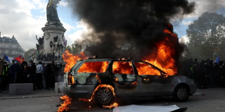 Investigimi i Fox News: 101 organizata në 9 vende në rrjetin e protestave, nga Parisi në Tiranë – paralajmërohen mobilizime të reja