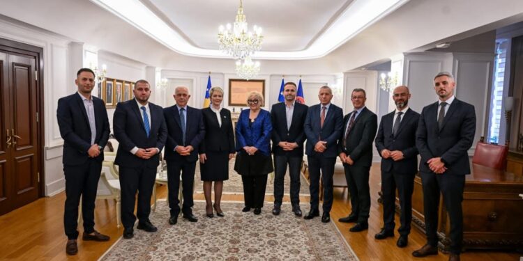Presidentja Shiroka Pula takon përfaqësuesit e “Koalicionit Shqiptar” nga Lugina e Preshevës