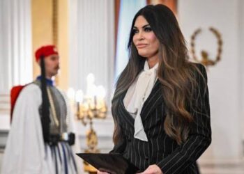 Kimberly Guilfoyle jep dorëheqjen si ambasadore e SHBA-së në Greqi, pas presionit nga Shtëpia e Bardhë
